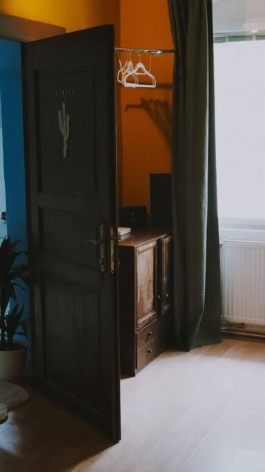 Sahara Studio With Shared Bathroom In City Centre Bratislava Bagian luar foto