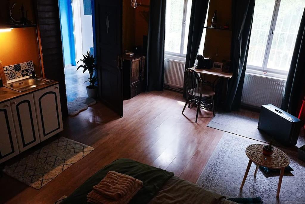 Sahara Studio With Shared Bathroom In City Centre Bratislava Bagian luar foto