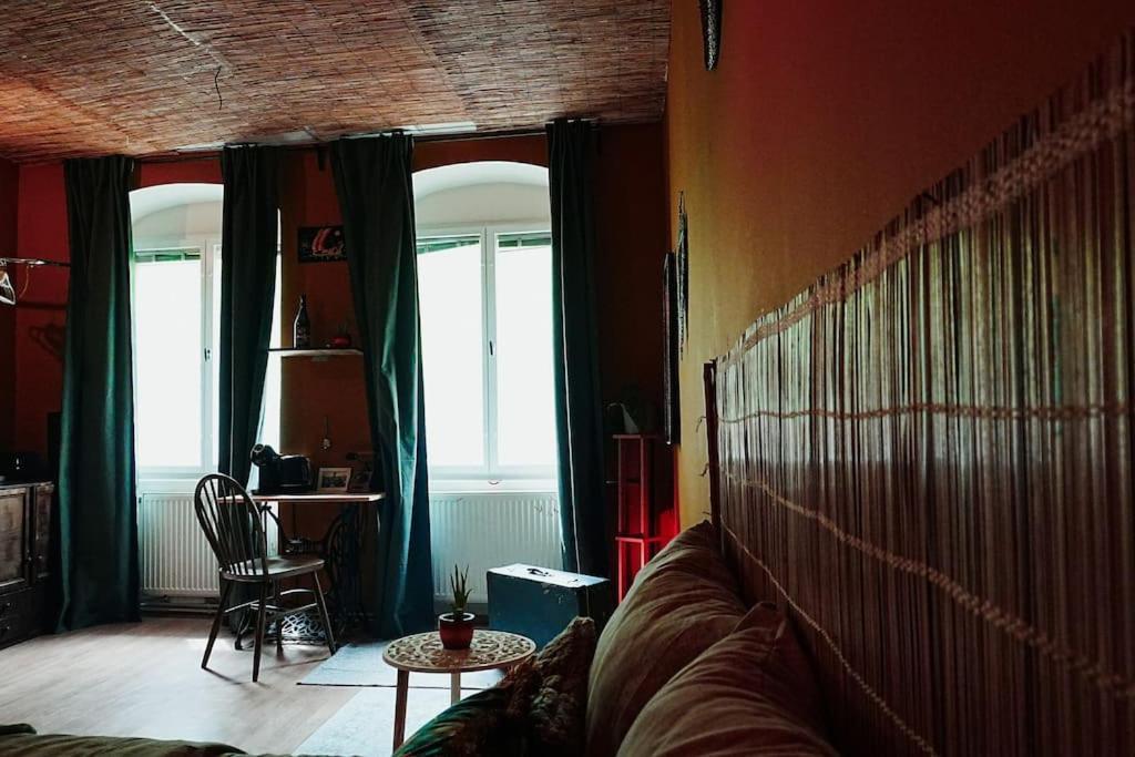 Sahara Studio With Shared Bathroom In City Centre Bratislava Bagian luar foto